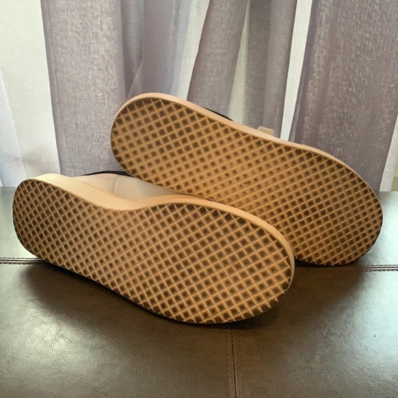 Steven Madden Glazed White & Black Sneakers - 9.5 - Picture 7 of 8